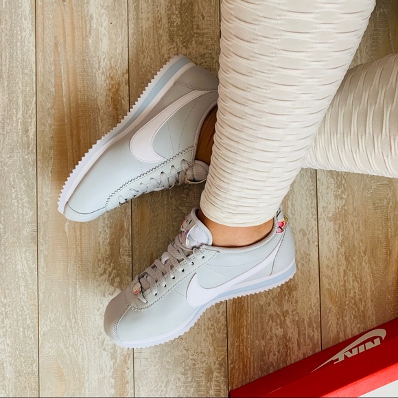 NWT Nike Cortez pure platinum floral - Picture 3 of 10